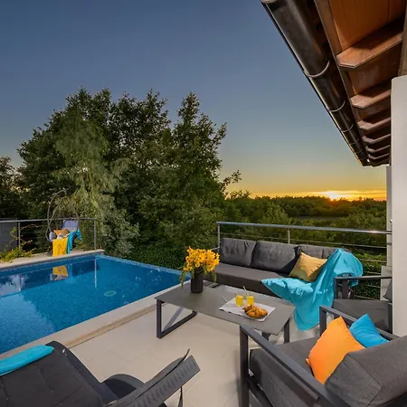 ヴィラ Storia By Istrialux Kringa