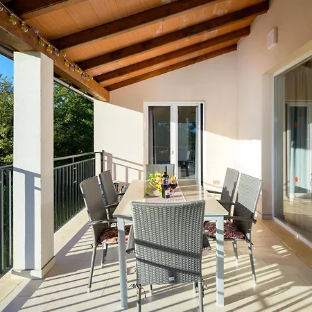 ヴィラ Storia By Istrialux